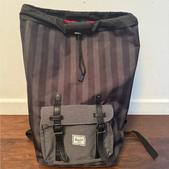 Herschel Supply Company Black and Gray Backpack - Picture 2 of 8